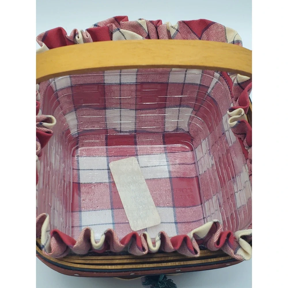Vtg Longaberger All American Strawberry Basket with Liner Picnic Plaid 2001
